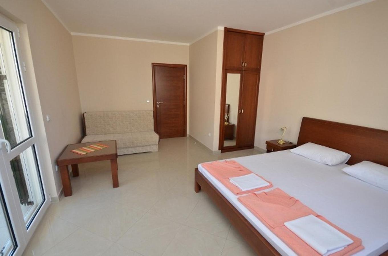 Guest House Villa Pastrovka Свети Стефан Екстериор снимка